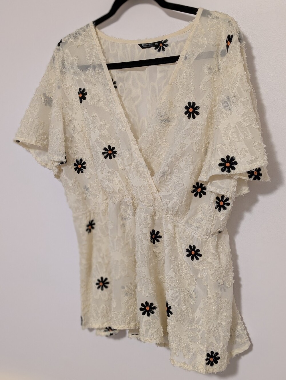 SHEIN Curve Cream Daisy Embroidered Textured Peplum Top | 1XL - Picture 3 of 7